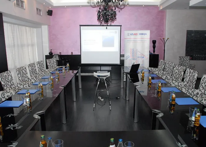 Rose 3* فرانيي