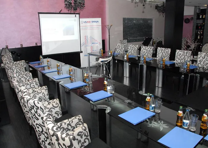 Rose 3* فرانيي