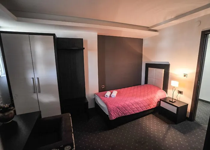 Rose 3* فرانيي